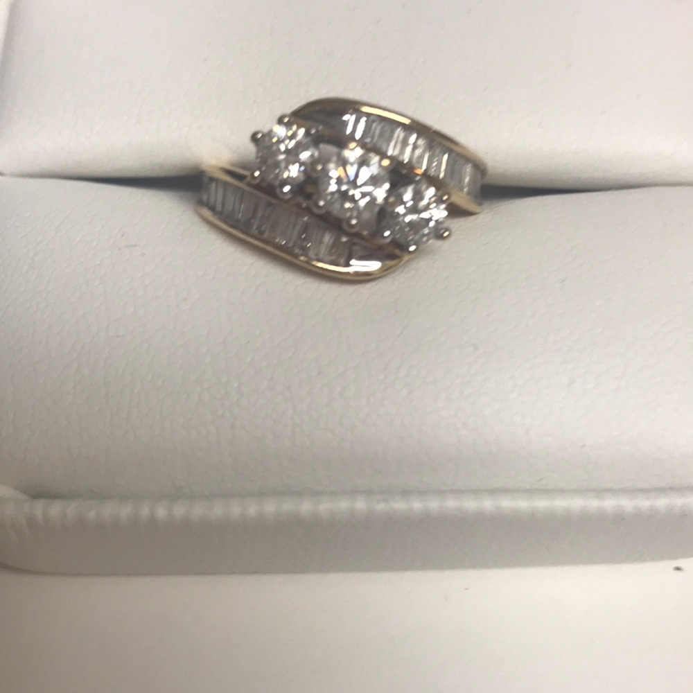 past , present and future diamond ring 14kt YG